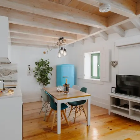 Lovely Nest Downtown Apartment